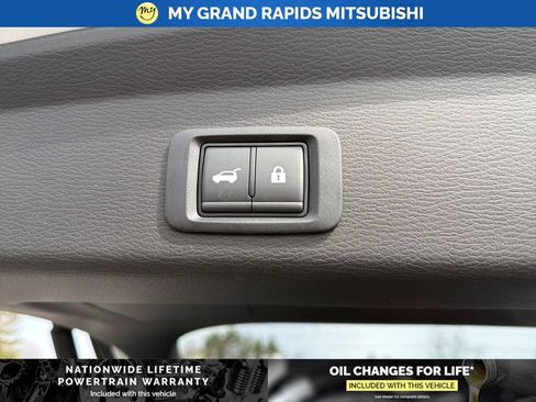 New 2026 Mitsubishi Outlander AWD image 27