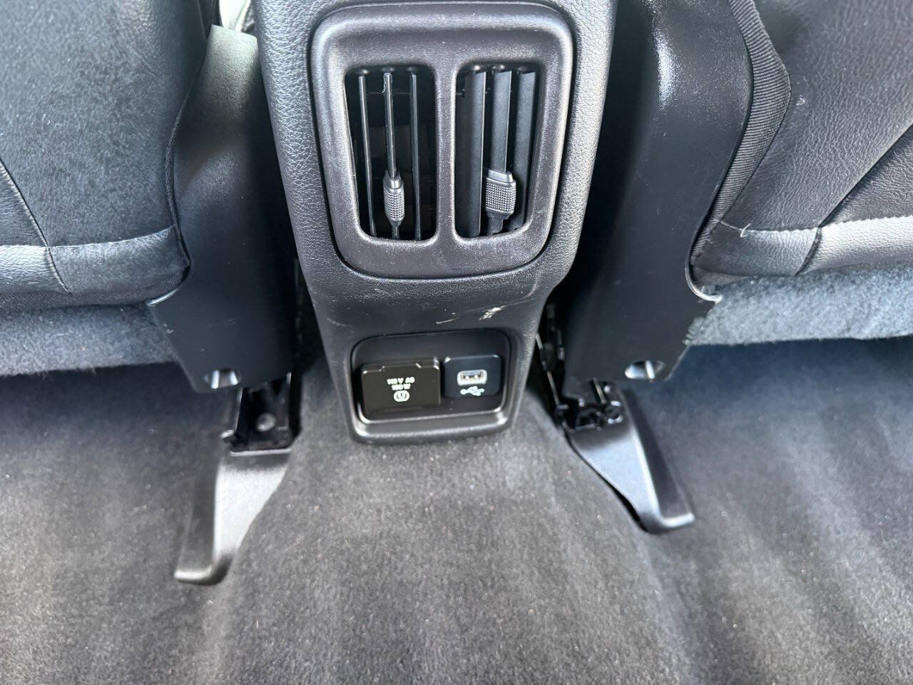 Used 2019 Jeep Compass Latitude w/ Cold Weather Group AWD/4WD image 13