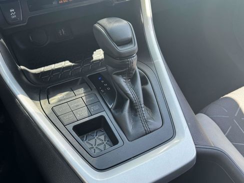 Certified 2025 Toyota RAV4 XLE AWD/4WD image 28