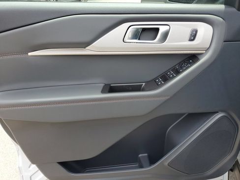 New 2026 Ford Explorer Active w/ Active Comfort Package AWD/4WD image 24