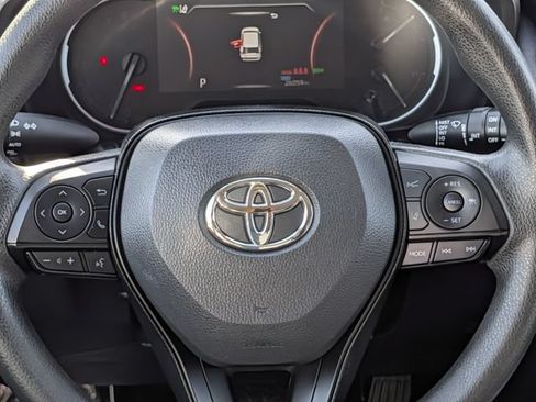 Used 2025 Toyota RAV4 XLE FWD image 13
