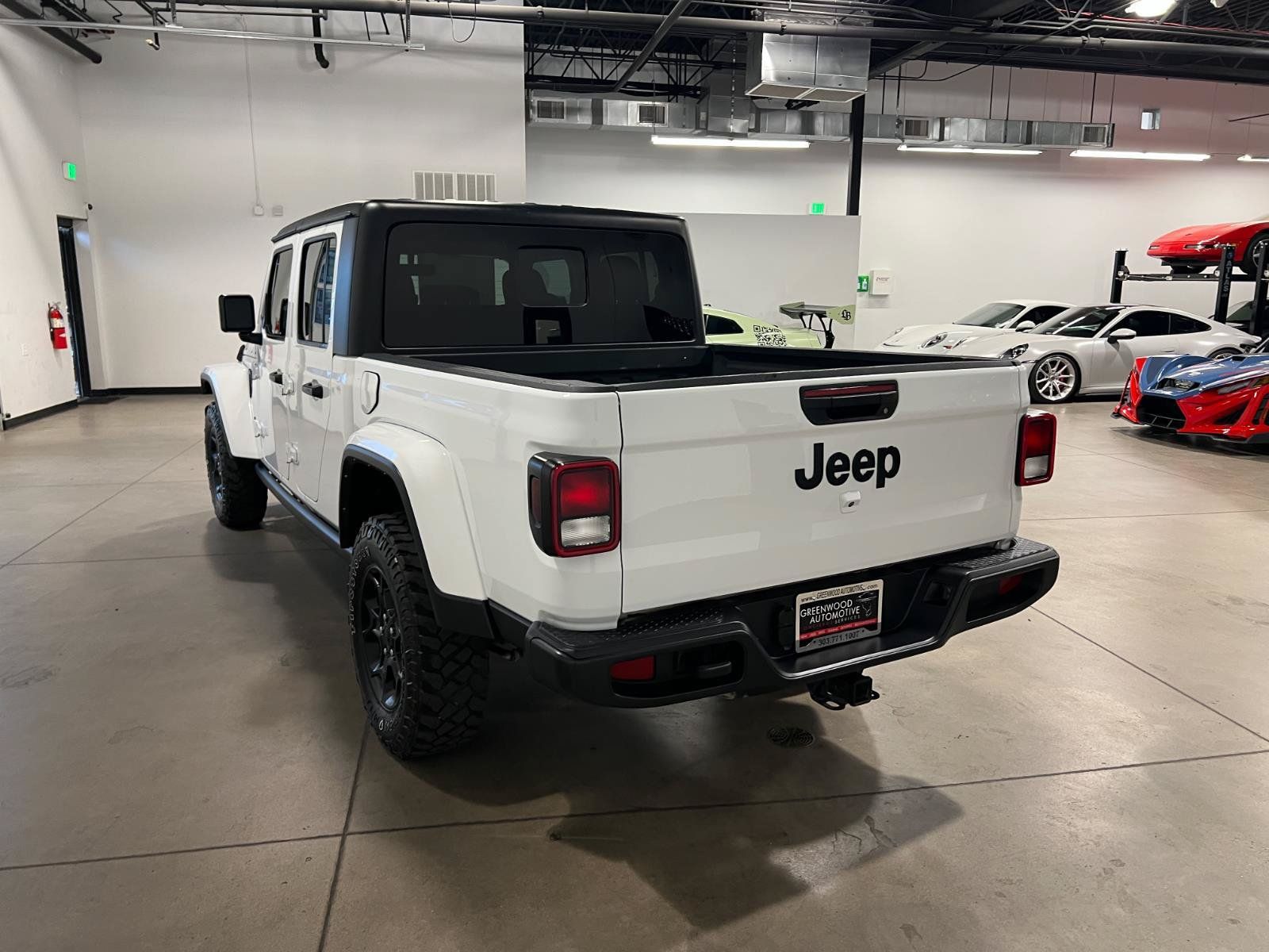 Used 2023 Jeep Gladiator Sport AWD/4WD image 5