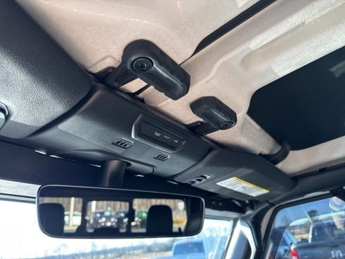 Used 2022 Jeep Gladiator Overland image 28