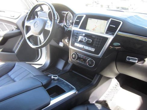 Used 2016 Mercedes-Benz GL 450 4MATIC image 17