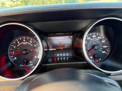 Used 2018 Ford Mustang Premium RWD image 17