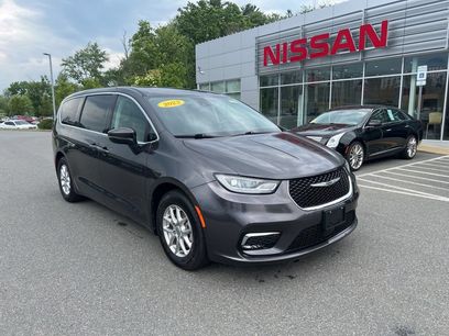 Used 2023 Chrysler Pacifica Touring-L
