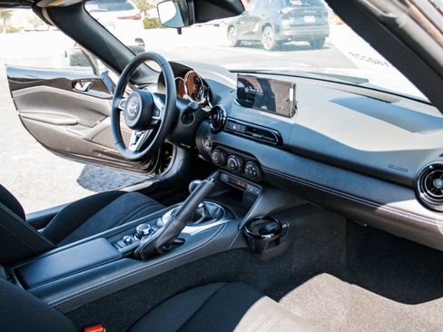 New 2026 MAZDA MX-5 Miata Club w/ Interior Package RWD image 27