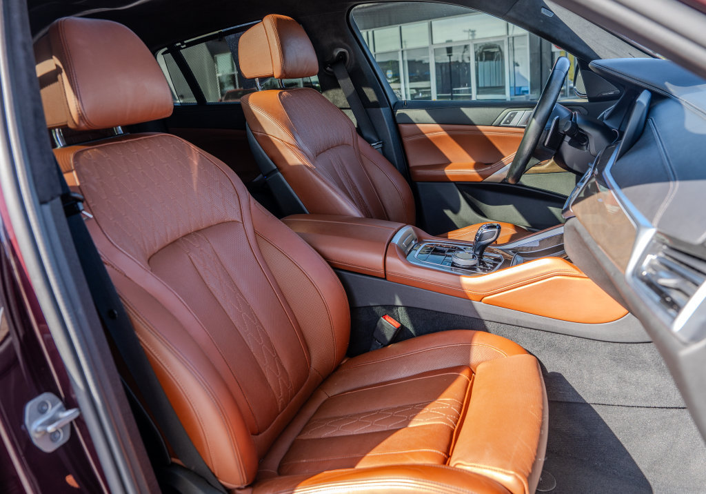 Used 2021 BMW X6 M50i w/ Executive Package AWD/4WD image 22