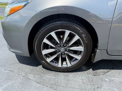 Used 2016 Nissan Altima 2.5 SL w/ 2.5 Technology Package FWD image 23