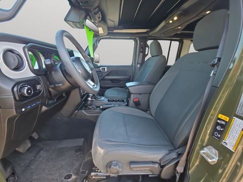 Used 2024 Jeep Wrangler Unlimited Sahara image 10