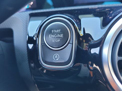 Used 2025 Mercedes-Benz CLA 250 image 32