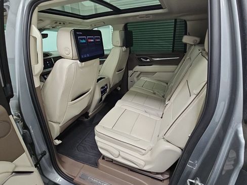 Certified 2024 GMC Yukon XL Denali w/ Advanced Technology Package AWD/4WD image 35