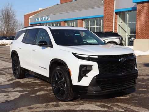 New 2026 Chevrolet Traverse RS w/ LPO, Floor Liner Package image 3