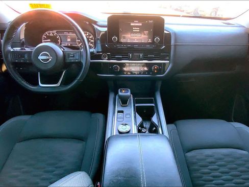 Used 2022 Nissan Pathfinder SV w/ SV Premium Package image 16