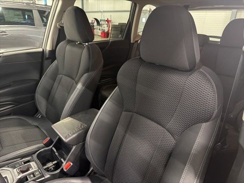 Used 2019 Subaru Forester Premium image 9