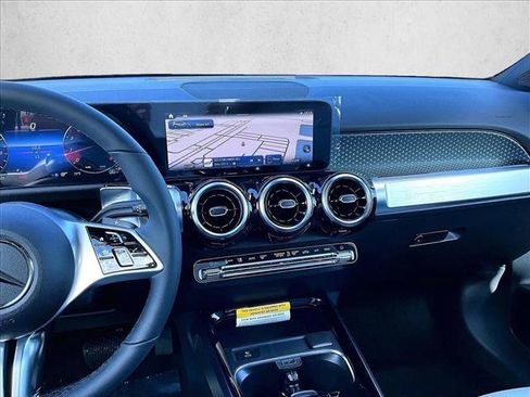 New 2026 Mercedes-Benz GLB 250 image 9
