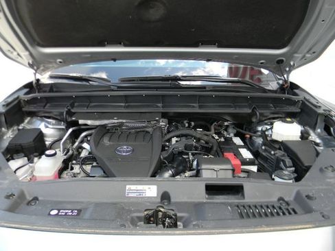 Used 2023 Toyota Highlander LE AWD/4WD image 7