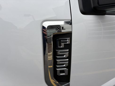 Used 2019 Ford F550 2WD Regular Cab Super Duty image 17
