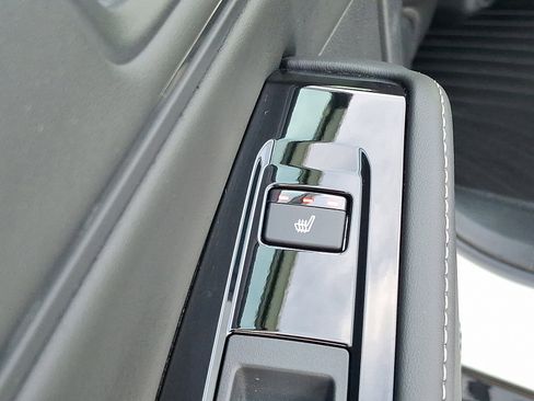 Used 2023 Honda Accord Touring image 11