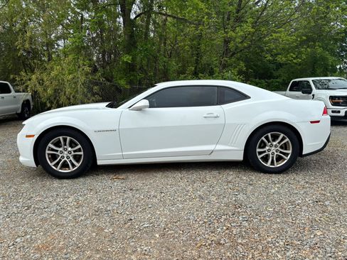 Used 2015 Chevrolet Camaro LT RWD image 2