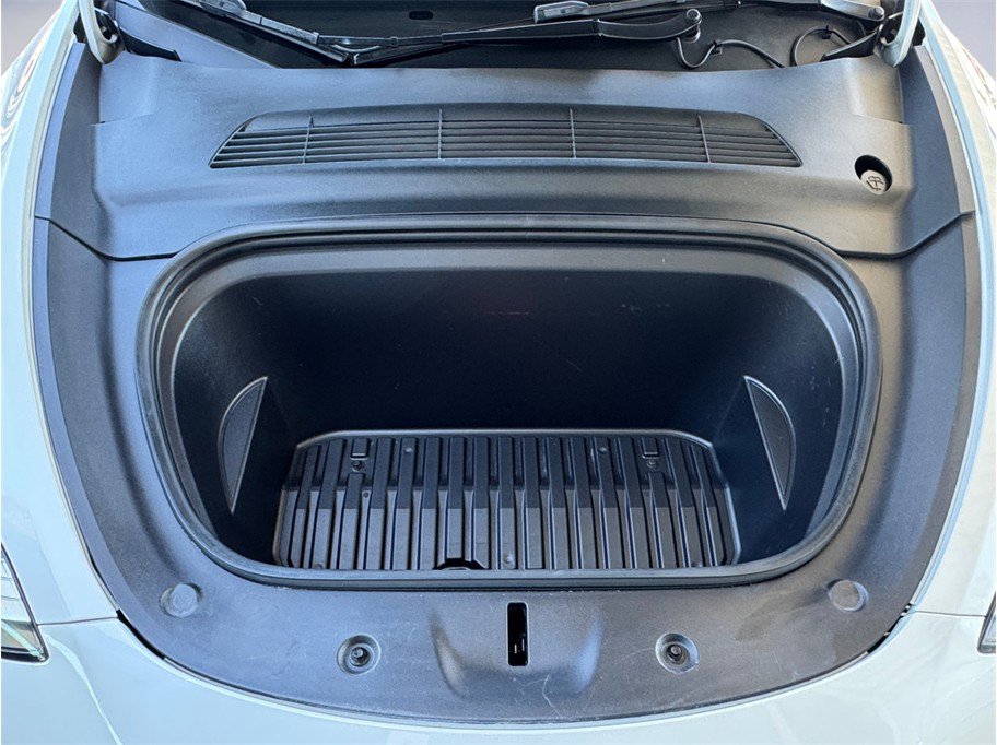 Used 2022 Tesla Model Y Long Range AWD/4WD image 8