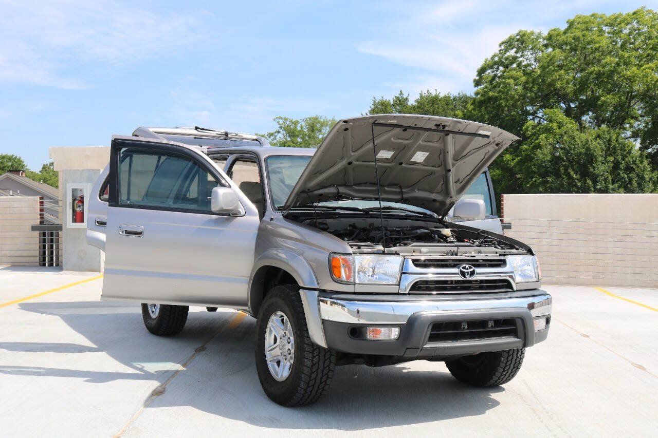 Used 2002 Toyota 4Runner SR5 AWD/4WD image 11