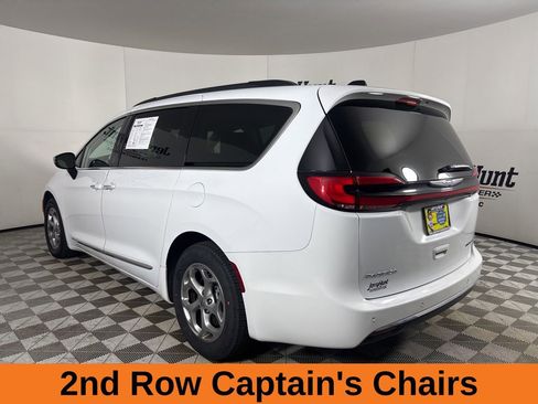 Used 2023 Chrysler Pacifica Limited FWD image 7