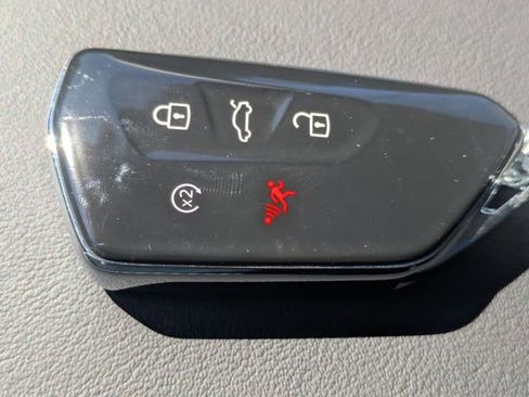 New 2026 Volkswagen Atlas SE image 32