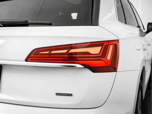 Used 2023 Audi Q5 2.0T Premium w/ Convenience Package image 16