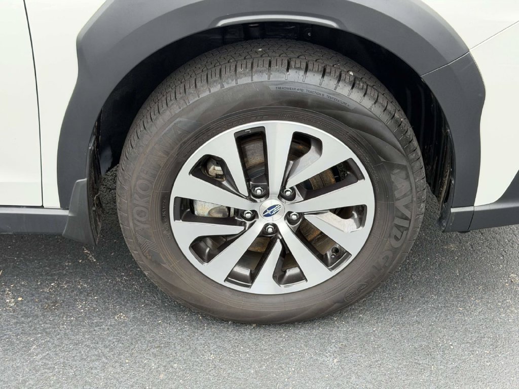 Certified 2025 Subaru Outback Premium AWD/4WD image 9