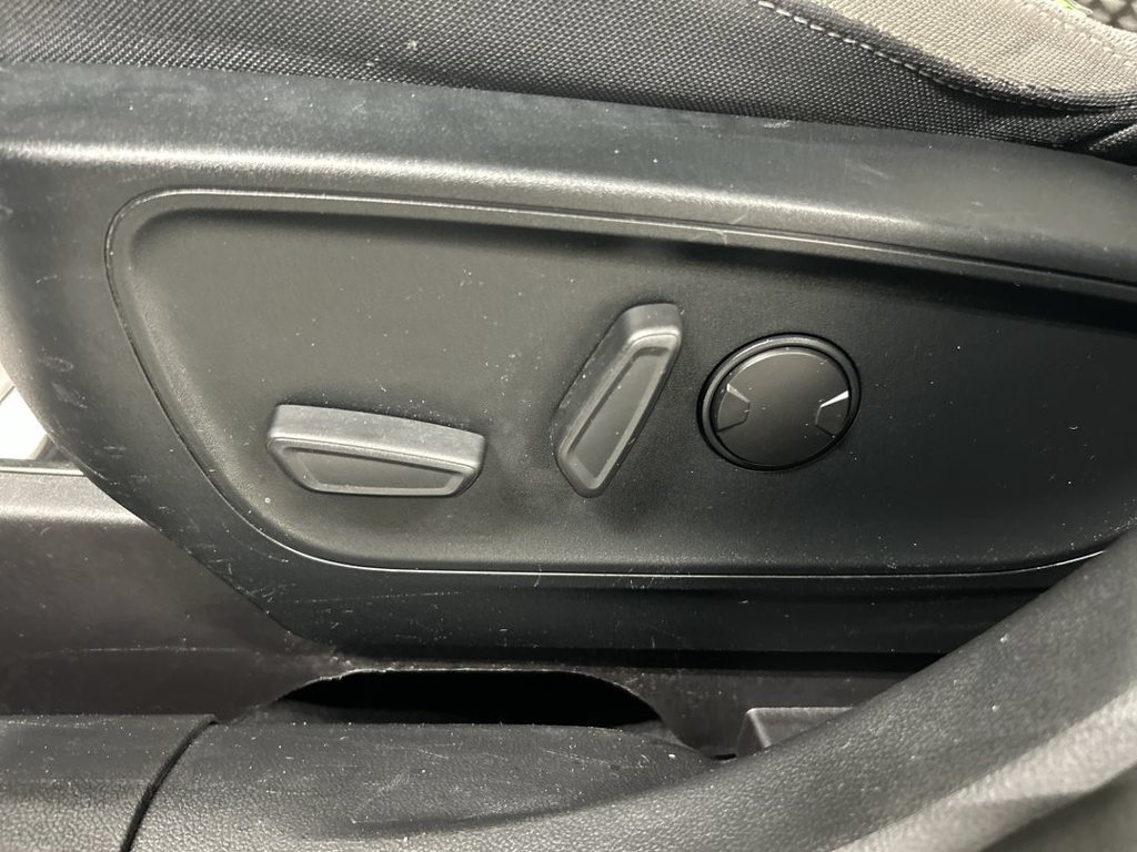Used 2020 Ford Escape SE AWD/4WD image 10