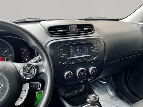 Used 2016 Kia Soul + FWD image 9