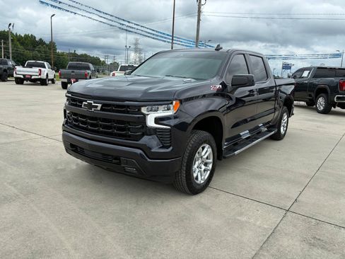 Used 2023 Chevrolet Silverado 1500 RST AWD/4WD image 2