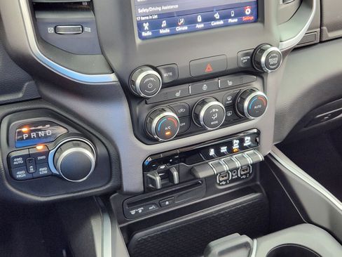 Used 2019 RAM 1500 Big Horn image 24