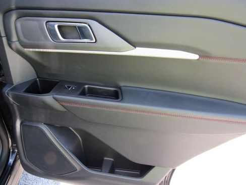 Used 2025 Ford Explorer ST-Line AWD/4WD image 39