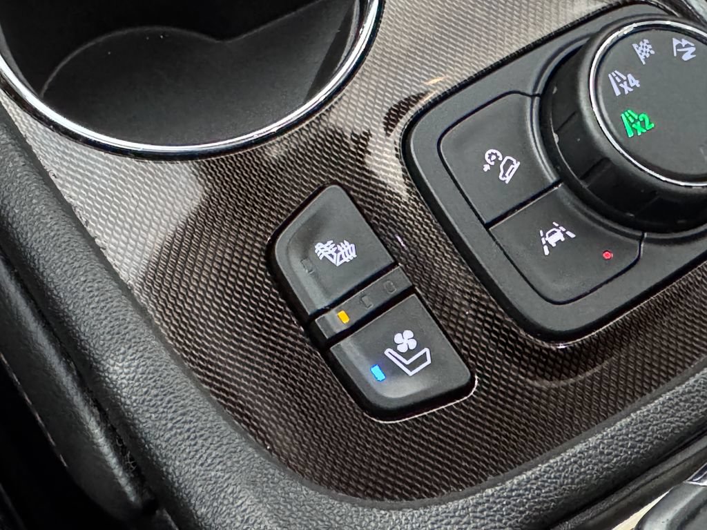 Certified 2023 GMC Acadia AT4 w/ Technology Package AWD/4WD image 24