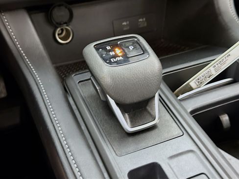 Used 2025 Nissan Pathfinder S AWD/4WD image 18