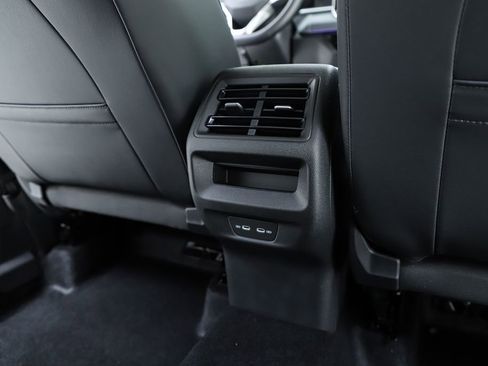 New 2026 Volkswagen Tiguan SE image 38