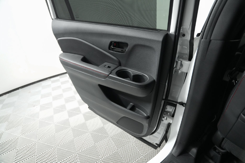 Used 2025 Honda Passport Black Edition image 14