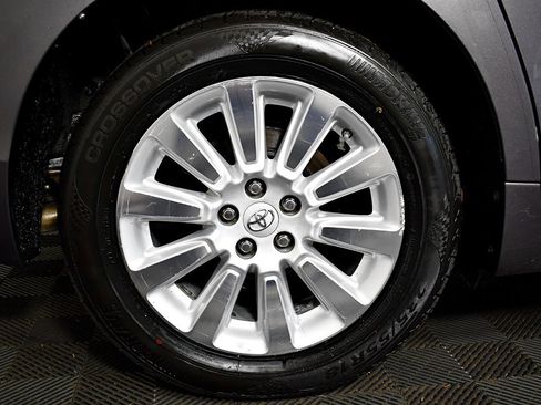 Used 2015 Toyota Sienna XLE image 49