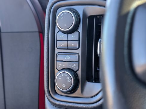 Used 2020 Chevrolet Silverado 1500 Custom Trail Boss w/ Custom Convenience Package image 4