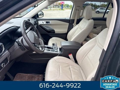 Used 2024 Ford Explorer Platinum w/ Technology Package AWD/4WD image 4