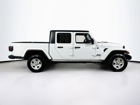 Used 2023 Jeep Gladiator Sport AWD/4WD image 4