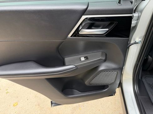 Used 2022 Mitsubishi Outlander SE AWD/4WD image 23