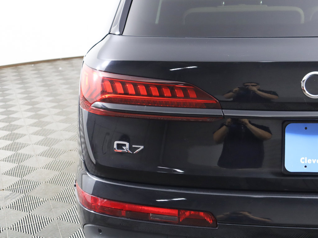 Used 2023 Audi Q7 3.0T Premium Plus w/ Premium Plus Package AWD/4WD image 19