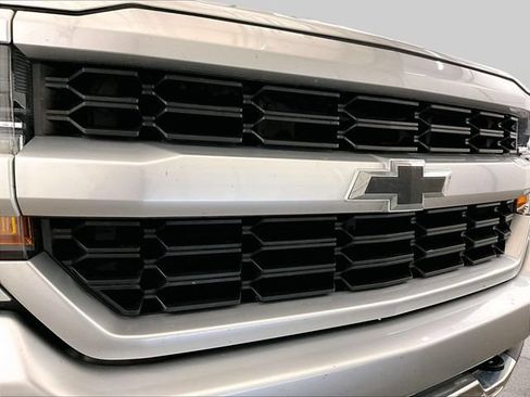 Used 2018 Chevrolet Silverado 1500 LT w/ All Star Edition AWD/4WD image 30