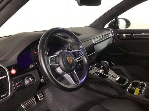 Certified 2022 Porsche Cayenne GTS AWD/4WD image 4