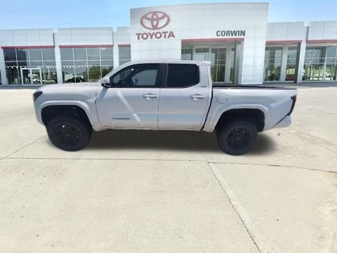 Used 2024 Toyota Tacoma SR5 AWD/4WD image 7