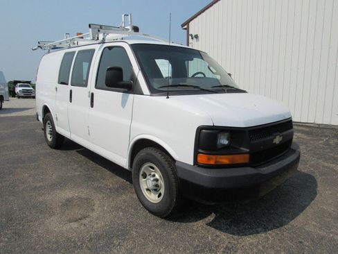Used 2016 Chevrolet Express 2500 RWD image 9