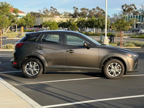 Used 2018 MAZDA CX-3 Sport image 2